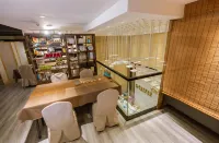 Wuxiang Hotel (Tongren High-speed Railway Station)