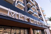 MEET SECRET B&B Hotels near Hongshulinfuyu Wetland Park