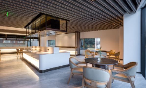 Chongqing Winterless Hotel