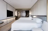 Hawaii International Hotel Отели рядом с достопримечательностью «Парк Наньху»