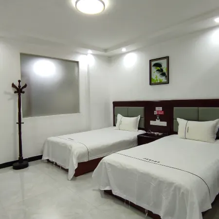Huachen Business Hotel