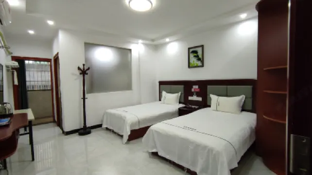 Huachen Business Hotel