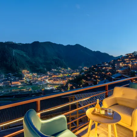 Xijiang Qianhu Miao Village Banshan Yunfu Homestay