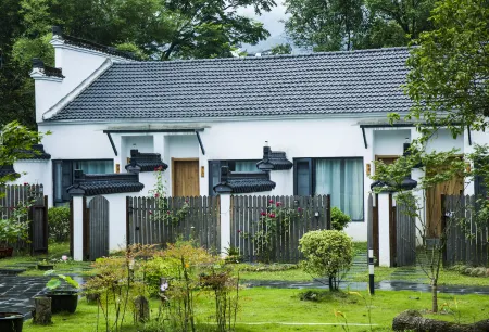 Weiduo Bieyuan Hostel Отели рядом с достопримечательностью «Statue of Kṣitigarbha Bodhisattva»