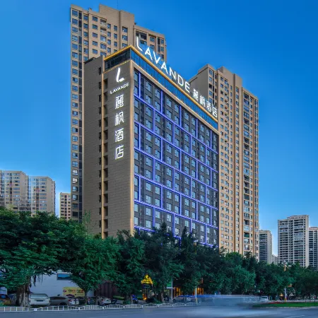Lavande Hotel (Xingyi Jushan Avenue Malinghe Canyon Shop)