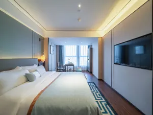 TILL BRIGHT HOTEL (Wanda Plaza store of Huaihua High Speed Railway South Station)