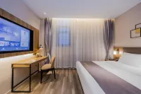 Homeinn Plus Hotel (Shanghai Railway Station Yanchang Road Subway Station) Hotels in District of Hutai and Pengpu