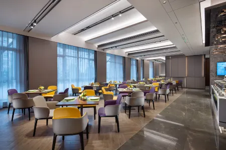 Hampton by Hilton Xingtai Xingzhou Avenue Отели рядом с достопримечательностью «Hebei Mechanical and Electrical Vocational and Technical College»