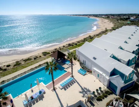 Seashells Mandurah Отели в г. Мандурах