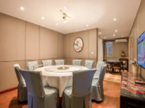 Wenjun Courtyard Hotel (near metro station, English-speaking service, travel agency) Hotels in Chengdu