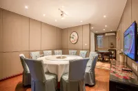 Wenjun Courtyard Hotel (near metro station, English-speaking service, travel agency)