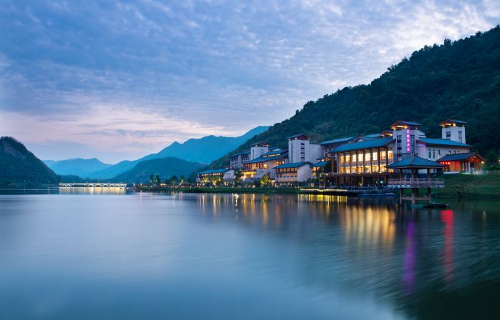 BJG Swan Lake Hot Spring Hotel