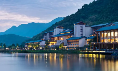 BJG Swan Lake Hot Spring Hotel