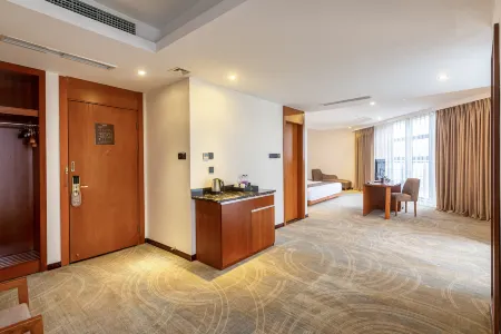 River & Holiday Rezen Hotel Pengshui