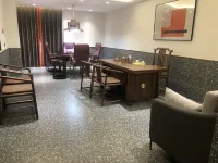 Qionghai Changlong Hotel (Yinhai Zaliang Street) - Gym