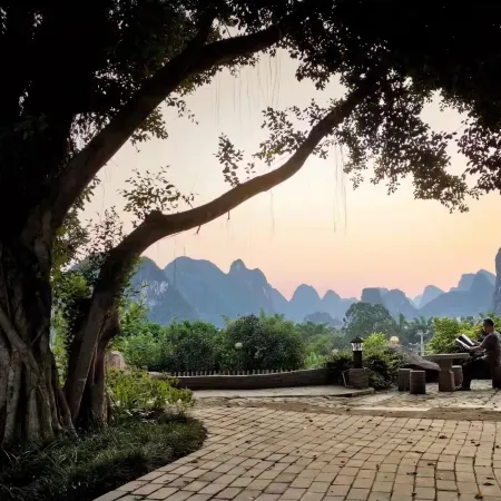 Yangshuo Dongling Villa (Lijiang River)