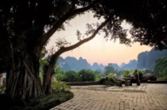 โรงแรม หยางโจว ริเวอร์ไซด์ รีทรีท