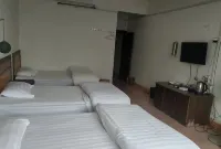 Laibin Jiqing Hotel - parking