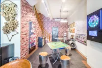 Flying Club Hotels in Tainan