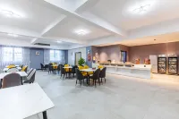 LanOuShangPin Hotel (Heyuan Wanda Plaza) Hotels in Dongyuan