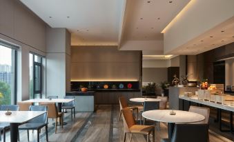 Holz Riez Hotel(Shenyang Yuhongshengjing Hospital Jilihu Street Metro Station)