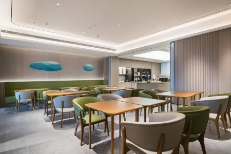 JI Hotel (Anshan Haicheng Railway Station) Отели рядом с достопримечательностью «Kuixing Building»