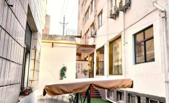 Nanyang Yanghong Hotel