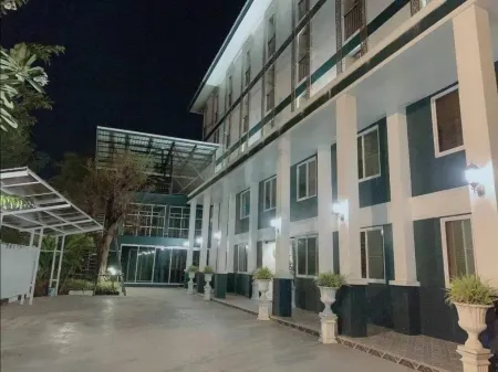 RoomQuest Prachin Buri Rojana