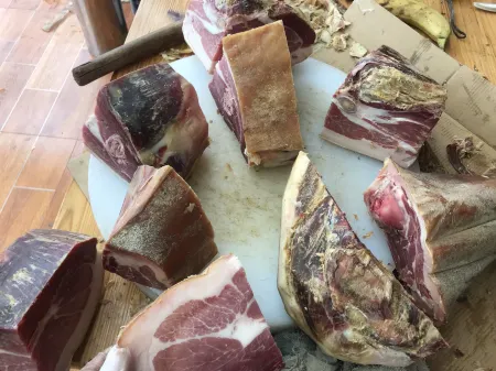 hong tu di  zhang jia da yuan  homestay Отели рядом с достопримечательностью «Dongchuan Red Land»