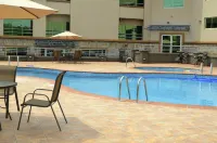 Ideal Nest Hotel - Pools