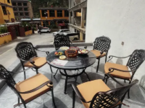 Batang Zangjia Yunsi Tang Homestay