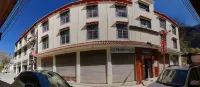 Shangri-La Sixiong Business Hotel Các khách sạn gần Balagezong Scenic Area
