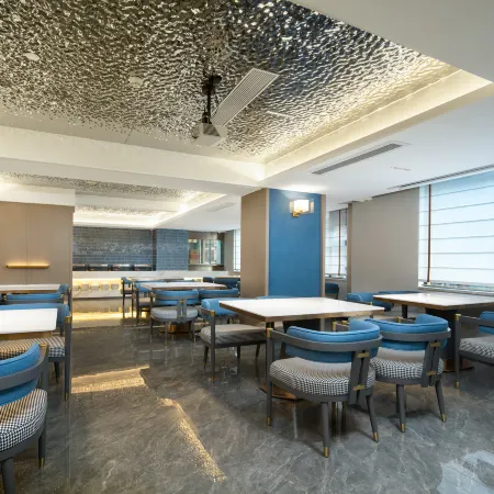 ECHIC HOTEL(Guangzhuo Changgang Metro Station) Отели рядом с достопримечательностью «Стадион «Яньцзыган»»