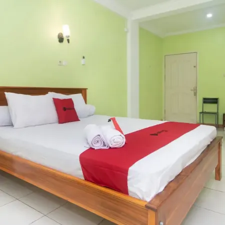 RedDoorz @ Frans Seda Kupang