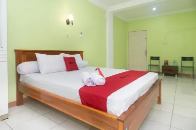 RedDoorz @ Frans Seda Kupang Hotels in Kelapa Lima