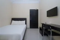 Spot on 93519 Kebun Manis Homestay Near Lapangan Bola Volly Batu Kumbung