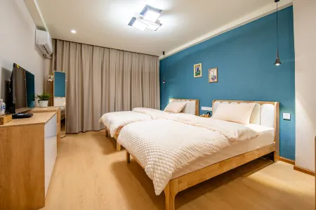 Qingdu Homestay (Leshan Zhanggongqiao Food Street)