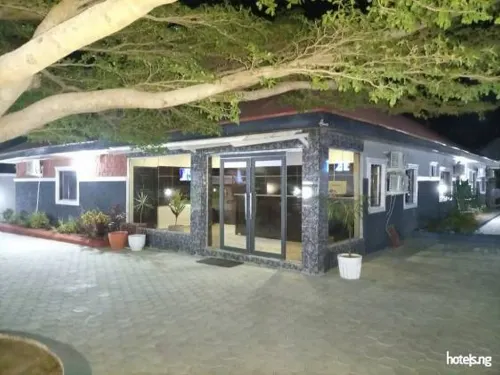 ザ・クラーミウス・ラグジュアリー・イン・ヨース