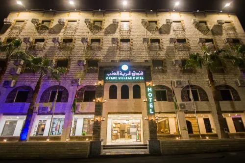 Grape Village Hotel - 3-Star