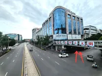 Huayu Girls Youth Hostel (Sun and Moon Twin Towers)