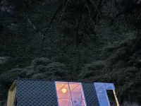 Bingchuan Jiaoxia Wild Luxury Homestay (Jinling) Hotels in Banbar