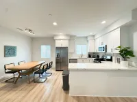 near rowland heights pomona 2 bedroom &2 bath Apt فنادق في شينو هيلز