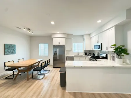 near rowland heights pomona 2 bedroom &2 bath Apt