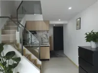 Travel Season Loft Apartment (Yichang East Station Marriott Center Store)