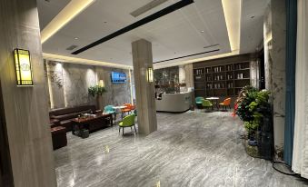 Xiaogan Baiya Fashion Hotel