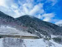 Ten miles of mountains and rivers light luxury B&B (Siguniang Mountain) - Lemmikkieläimet sallittu
