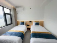 Yichang River Family Homestay