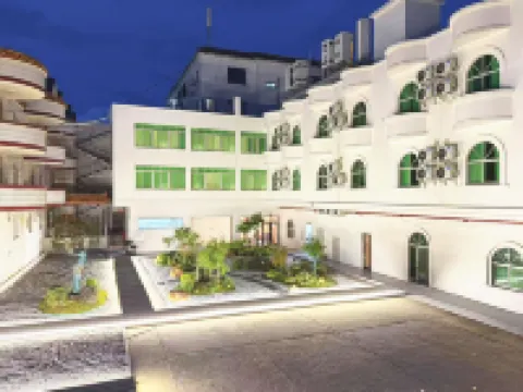 Fuyu Hotel (China No.1 Beach)