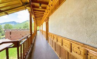 Kangding Xueyu Mijing Homestay (Jiagenba)