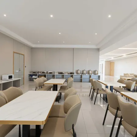 Guang Yue Century Hotel (Hulun Qingshuihe Branch)
